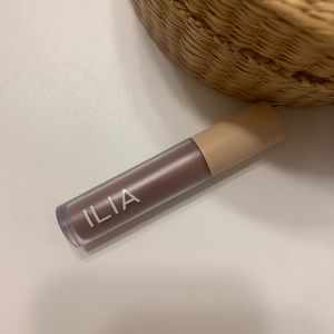 ILIA liquid powder eyeshadow, color DIM
